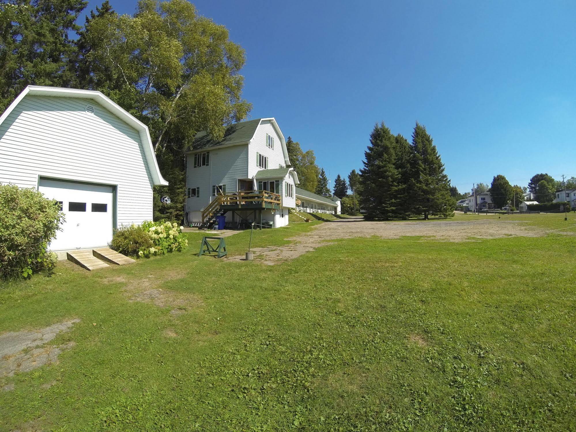 Motel Le Fleuron Saint-Donat-de-Montcalm Buitenkant foto