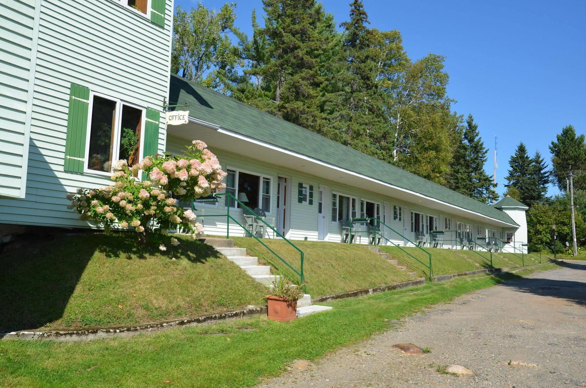 Motel Le Fleuron Saint-Donat-de-Montcalm Buitenkant foto